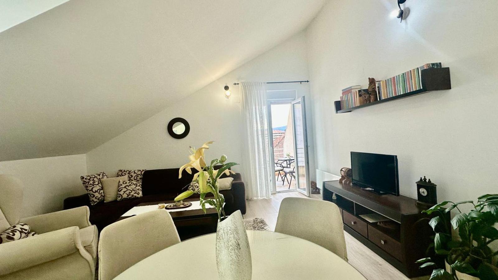 Apartments Teodo Eksteriør bilde